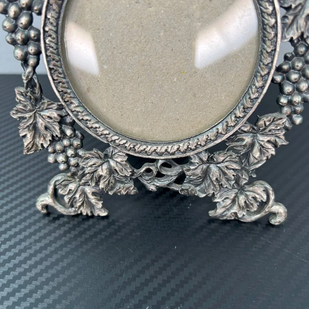 Vintage Ornate Linco Perfect Pewter Grape Leaf Photo Frame 3” round